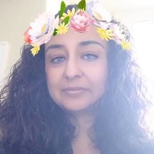 Meet your Posher, Carmela